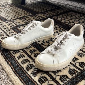 Veja women’s Esplar Stitch Logo Leather in white natural - barely worn